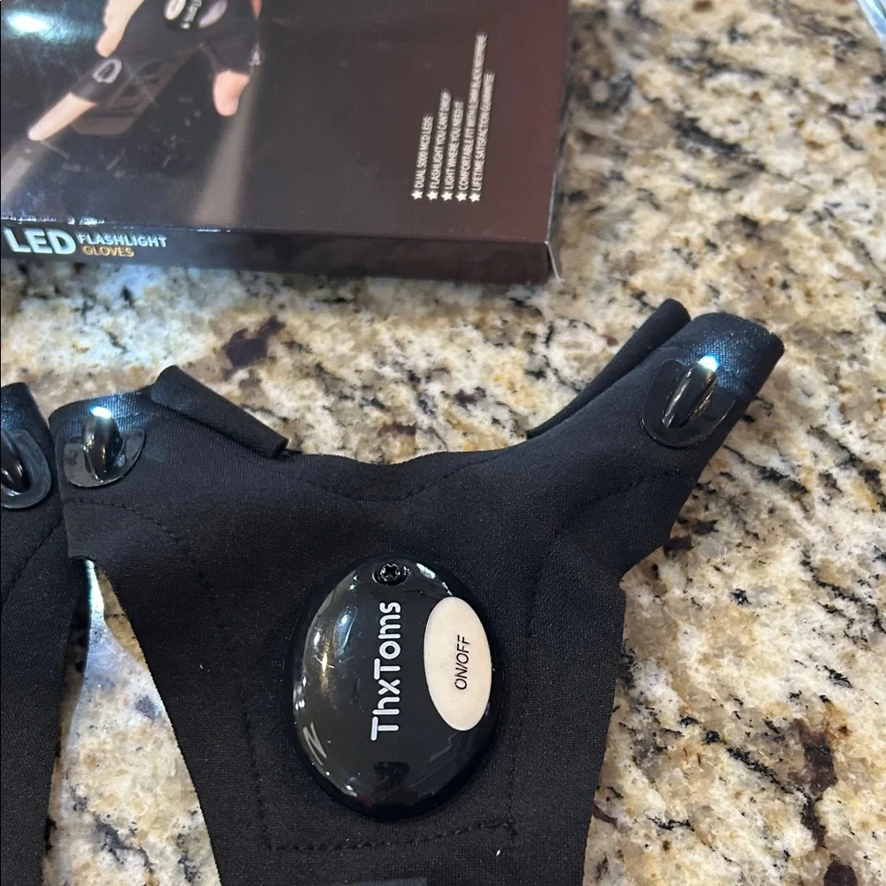 ThxToms Black Wearable Flashlight 2 gloves with lights